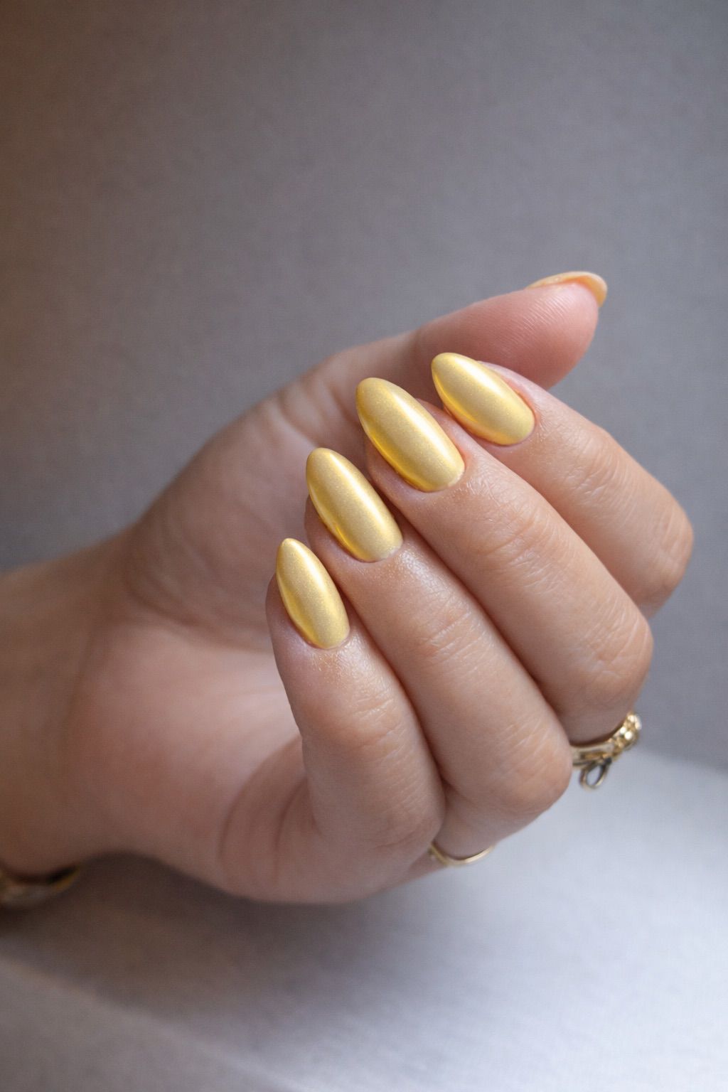 Nail Design dourado - Glow Beauty Care
